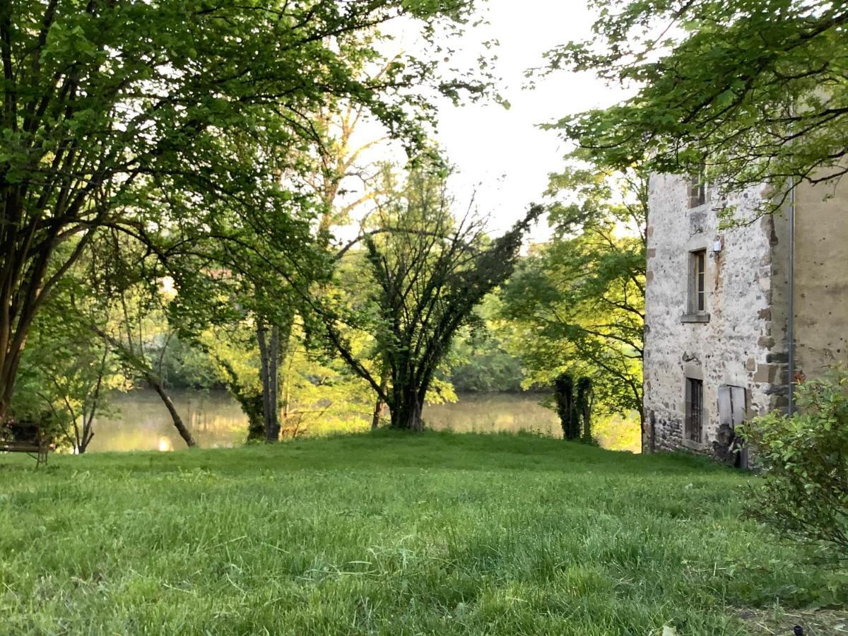 Les Delices De Lavoute Hotel Luaran gambar